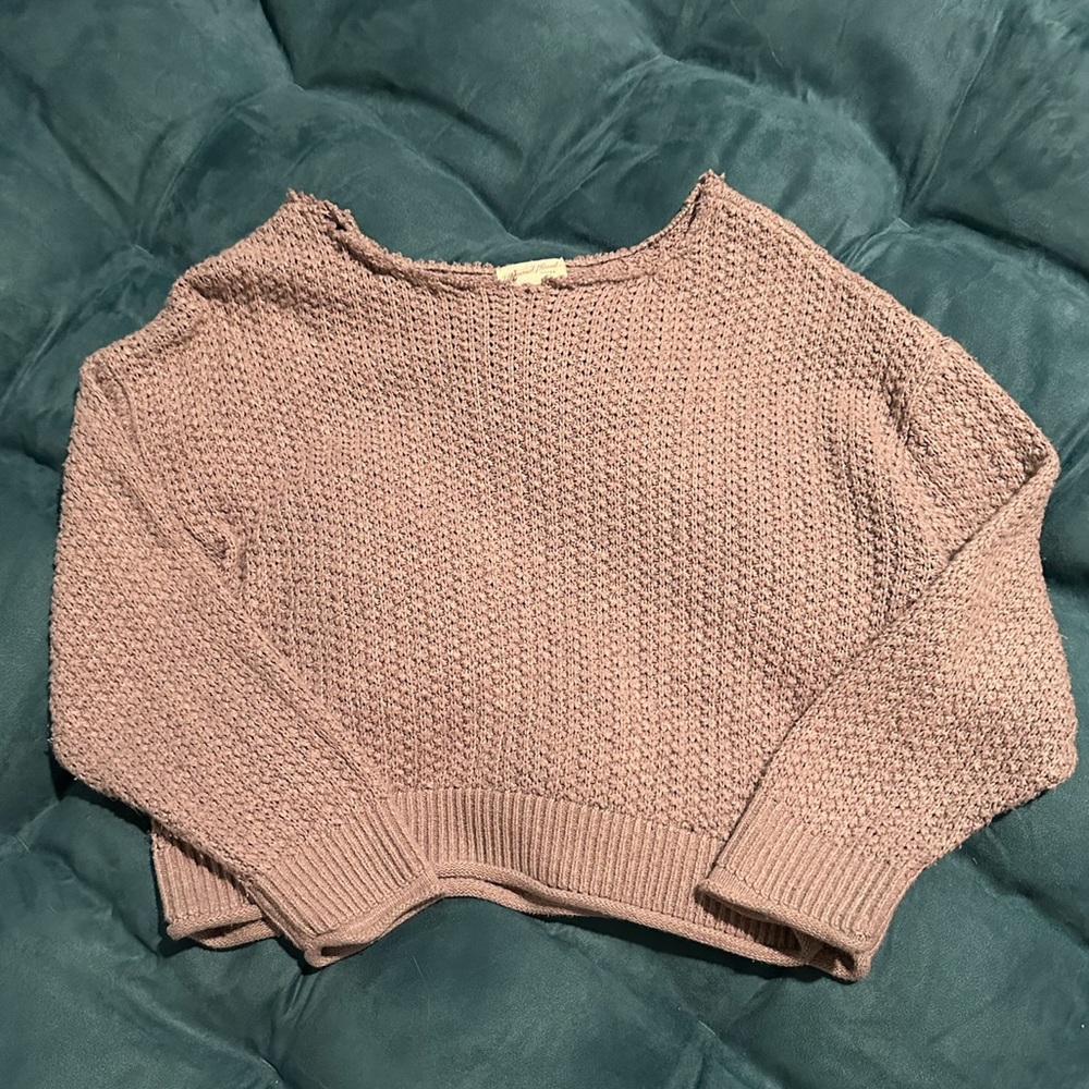Universal Thread Size Medium Sweater🧣| Cut Up at the Collar but Cute 😋